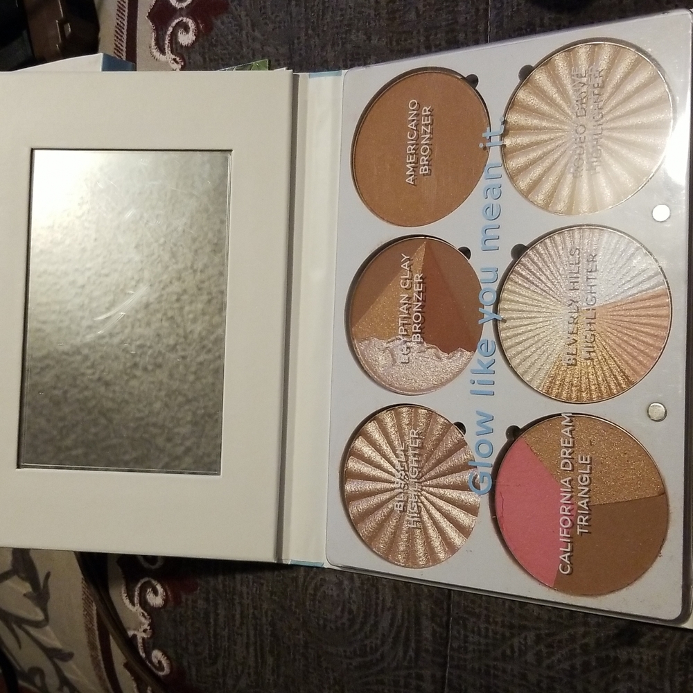 Highlight and bronzer palette